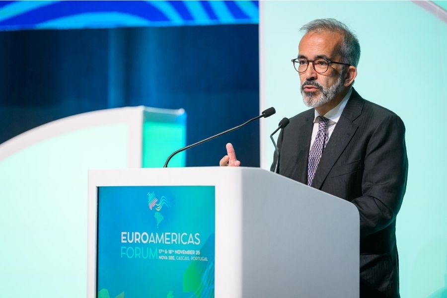 «Os sistemas democráticos mais velhos do mundo estão a sofrer alguma senilidade» (Paulo Rangel)