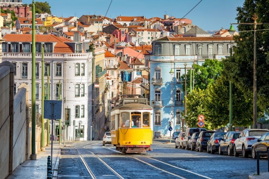 Lisboa lidera nos salários, mas contenção nas empresas é nacional